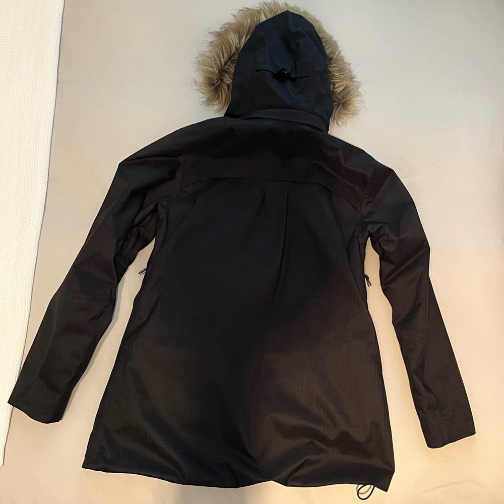 Helly Hansen Women's Parka with Faux Fur Hood - Picture 2 of 4